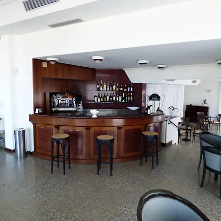 Hotel Cristallo 4*