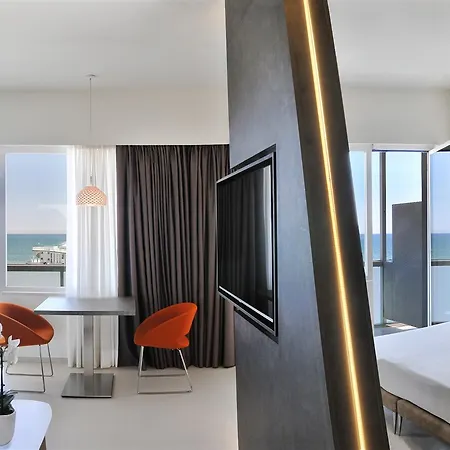 Hotel Cristallo 4*