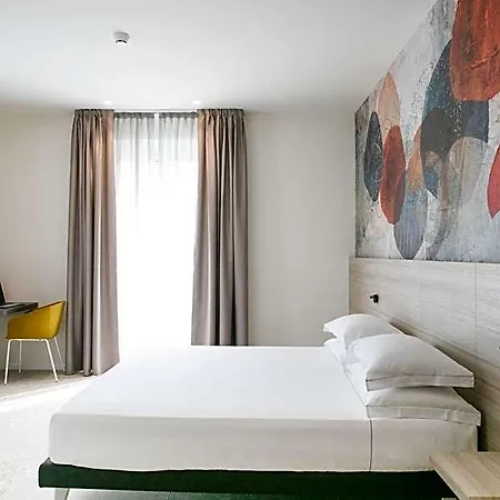 Hotel Cristallo 4*
